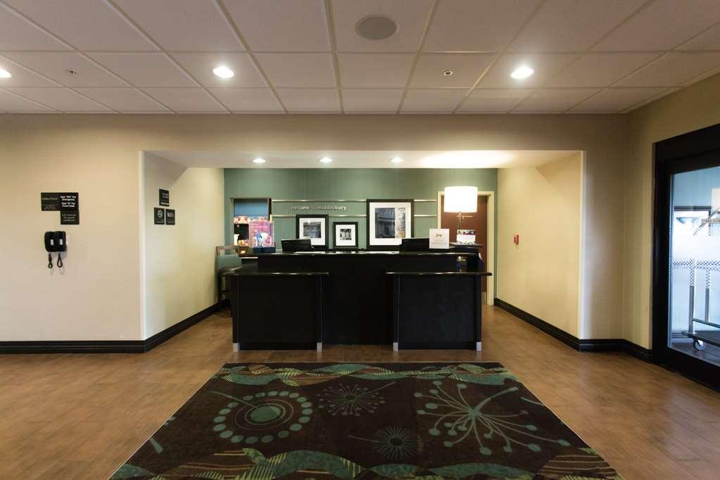 Hampton Inn & Suites Middlebury Interior photo